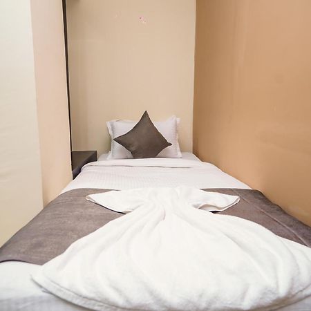 Hotel Middleton Nxt ブバネーシュワル エクステリア 写真