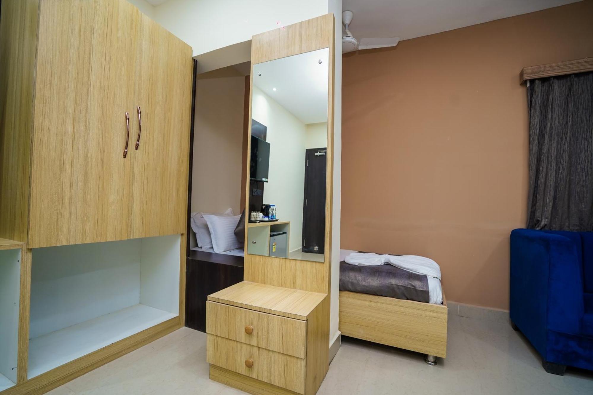Hotel Middleton Nxt ブバネーシュワル エクステリア 写真
