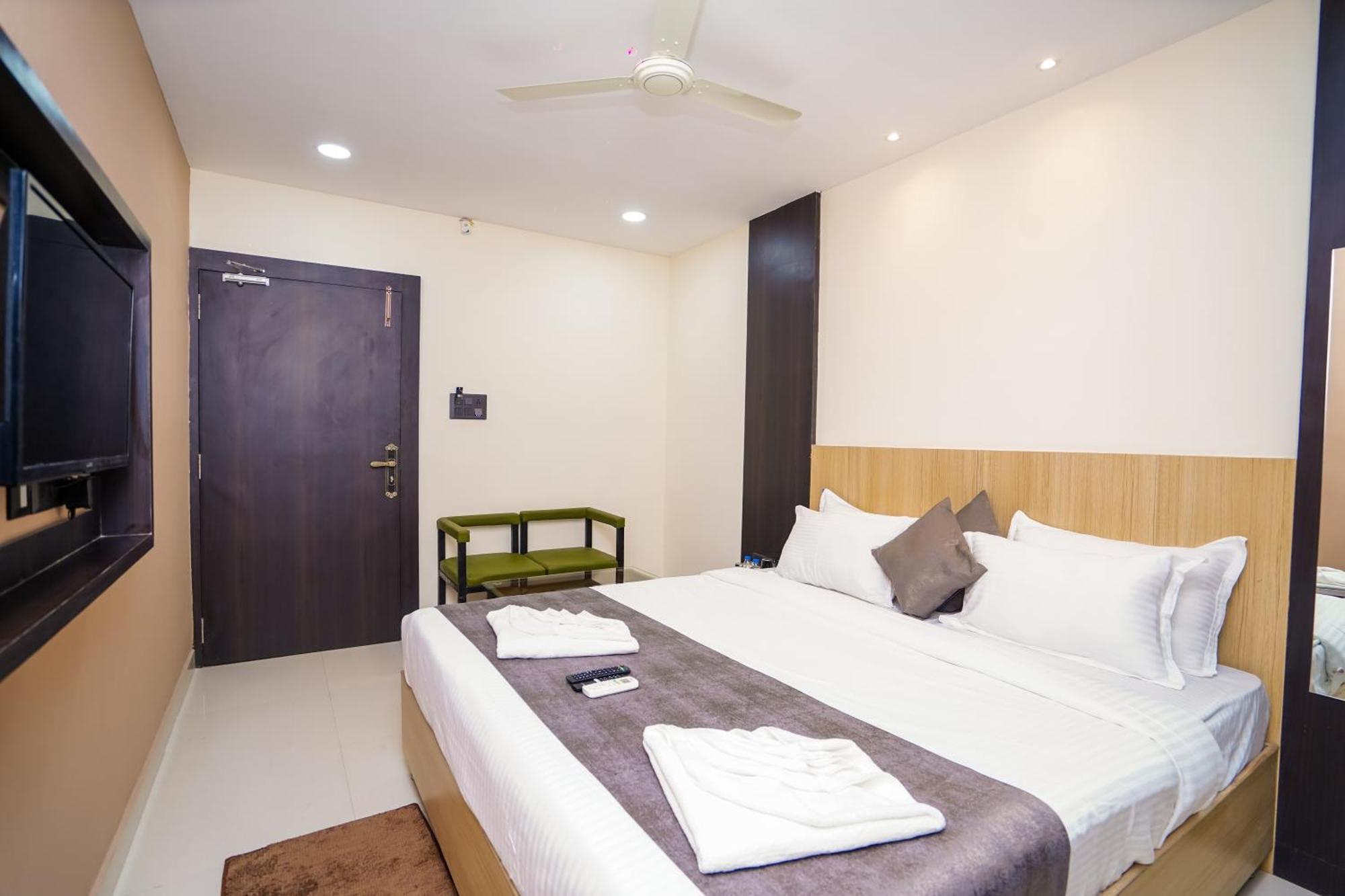 Hotel Middleton Nxt ブバネーシュワル エクステリア 写真